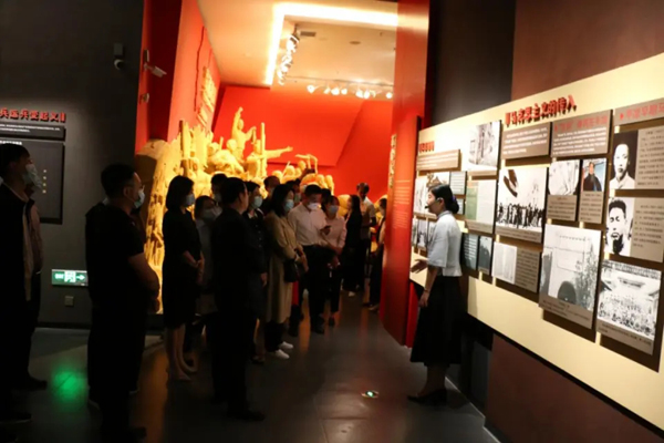 平?jīng)鲢垂军h委組織各支部開展“重溫歷史、砥礪前行”(圖2)